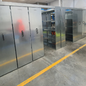 Installation d'armoires metalliques de stockage MOBIRAC MSET